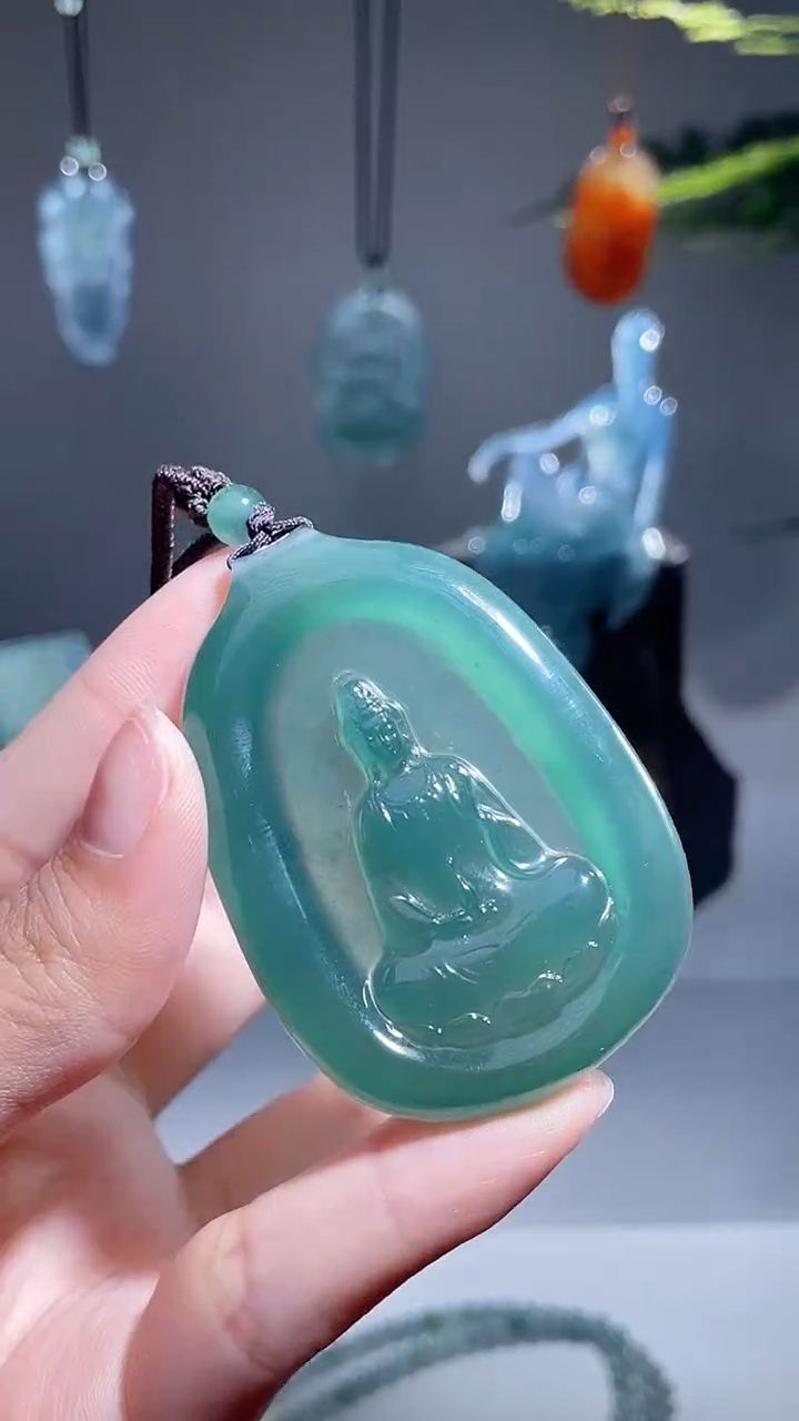 颈饰未镶嵌翡翠观音