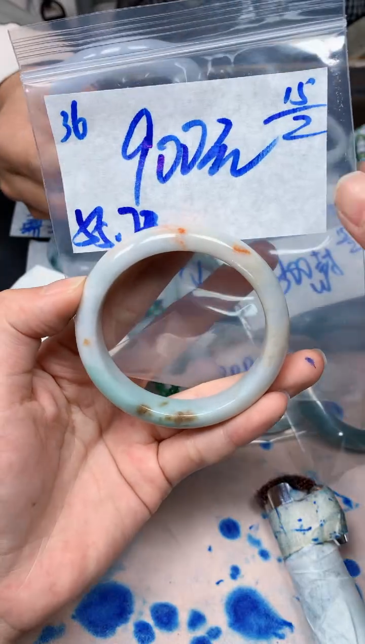 【闪购商品】定制翡翠未镶嵌36毛货需精细抛光手镯多样性拍一发一