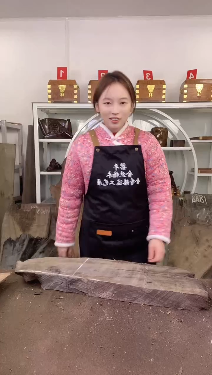 一**雷金丝楠木原料木材