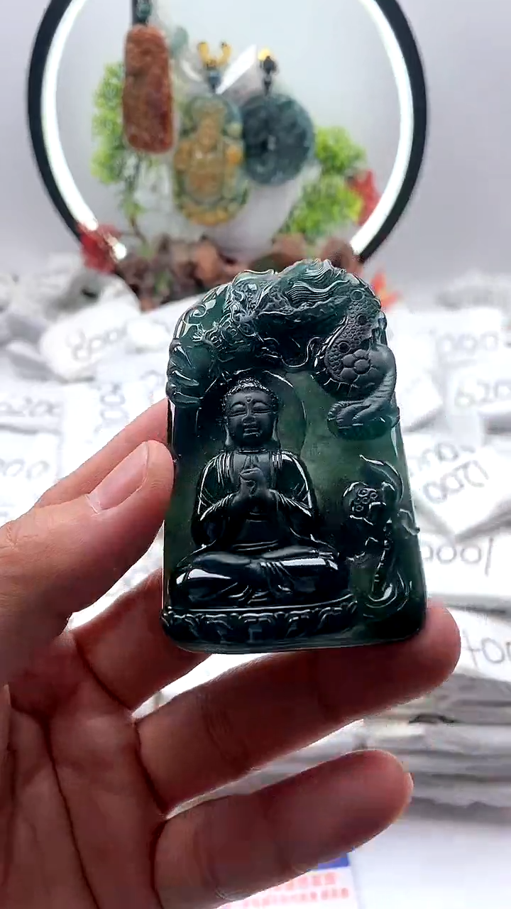 【闪购商品】翡翠颈饰未镶嵌大日如来