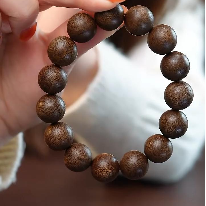 沉香蚁王--1.5登流眉奇楠手串