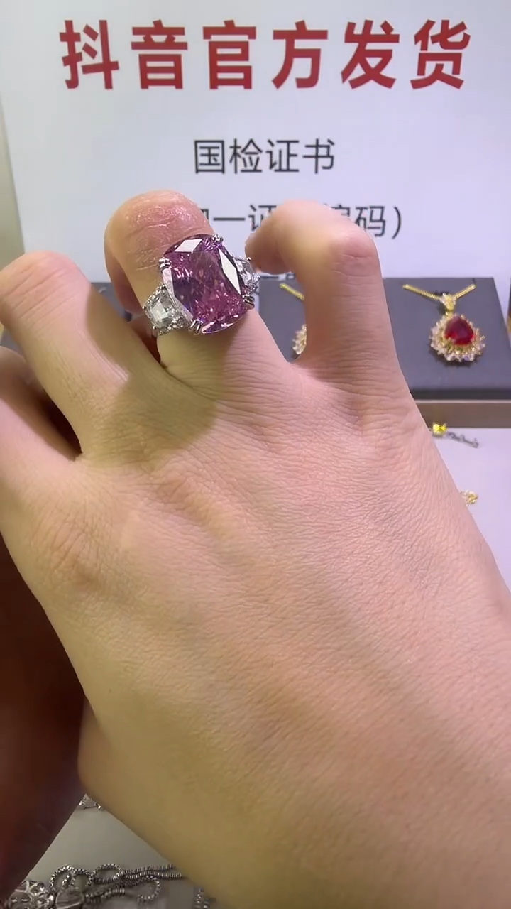 戒指蓝宝石18K金镶嵌70