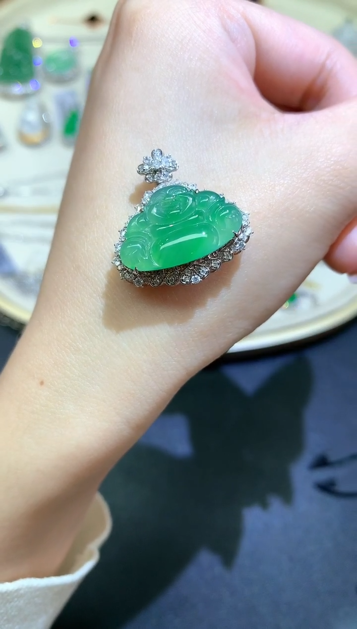 翡翠18K金镶嵌吊坠(不含链)吊坠A360|8800