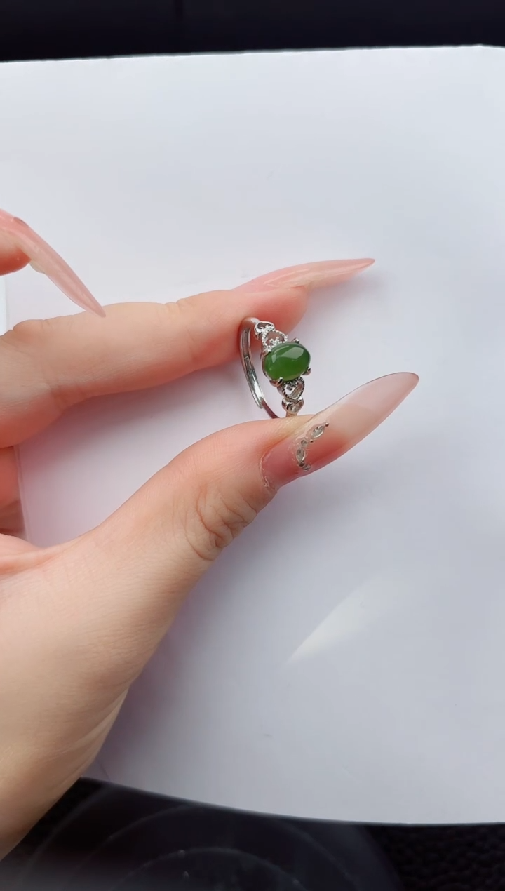 未镶嵌戒指和田玉555嗨购微色差T