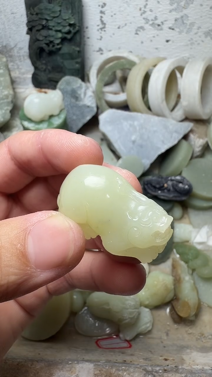 颈饰未镶嵌和田玉貔貅