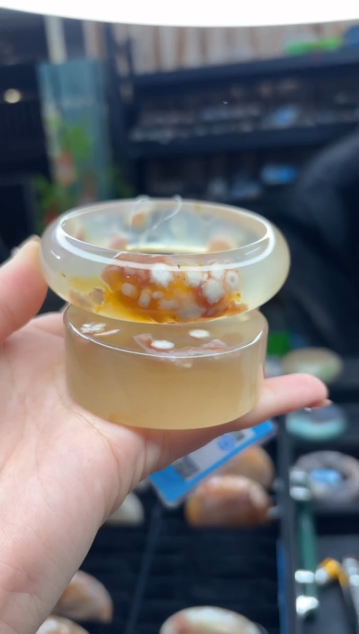 【闪购商品】石英质玉手镯未镶嵌238（61圈赠送镯心）