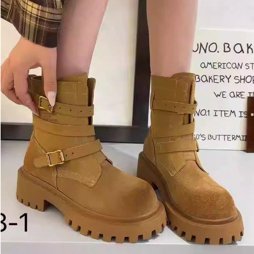 C2277 驼色 秋冬时尚舒适圆头女中筒烟筒靴 马丁靴