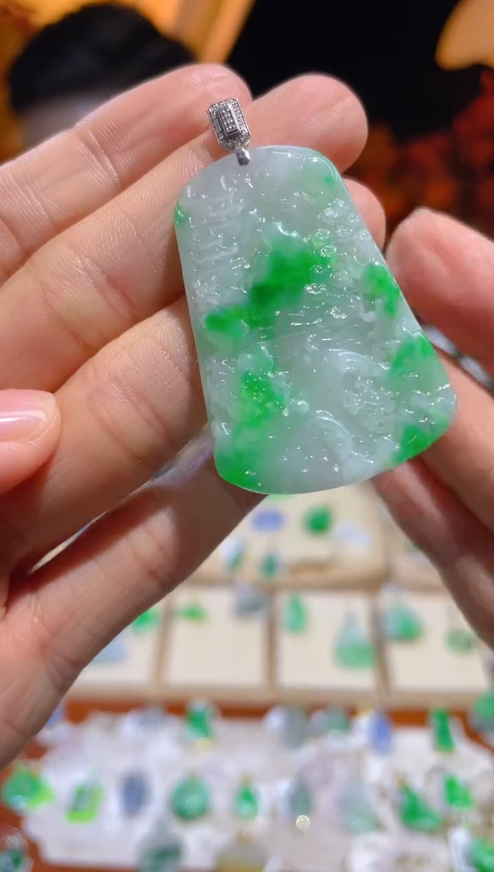 【闪购商品】翡翠颈饰18K金镶嵌假一赔三