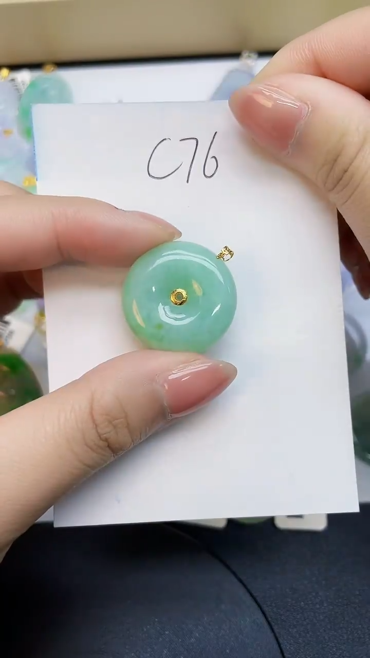 翡翠18K金镶嵌颈饰0000000000