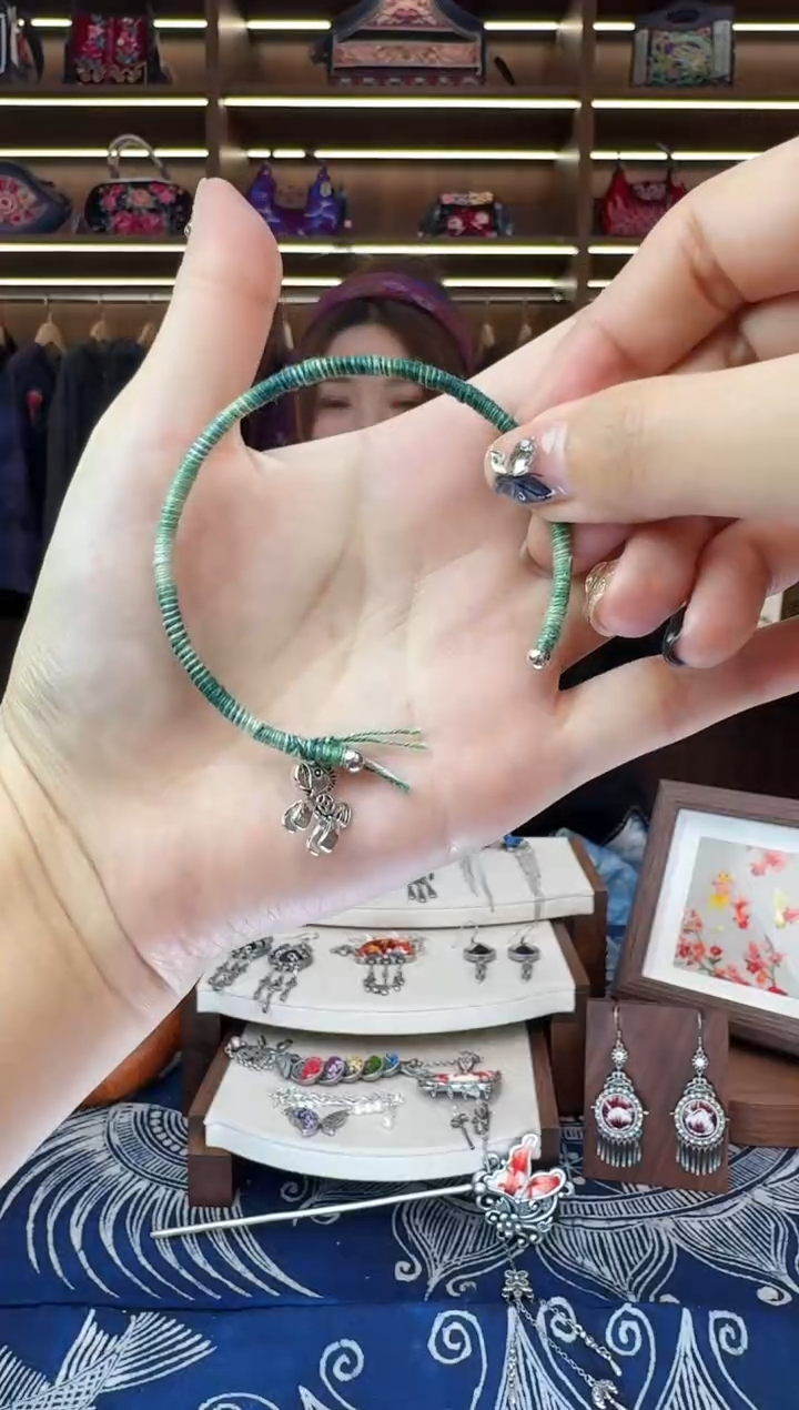 织绣14黔东南苗族刺绣