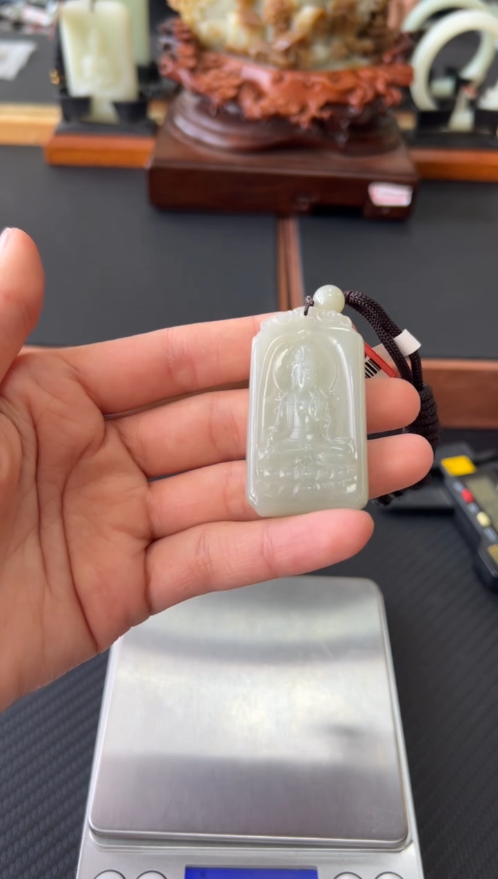 【闪购商品】和田玉未镶嵌吊坠(赠链)且末微色差近矿