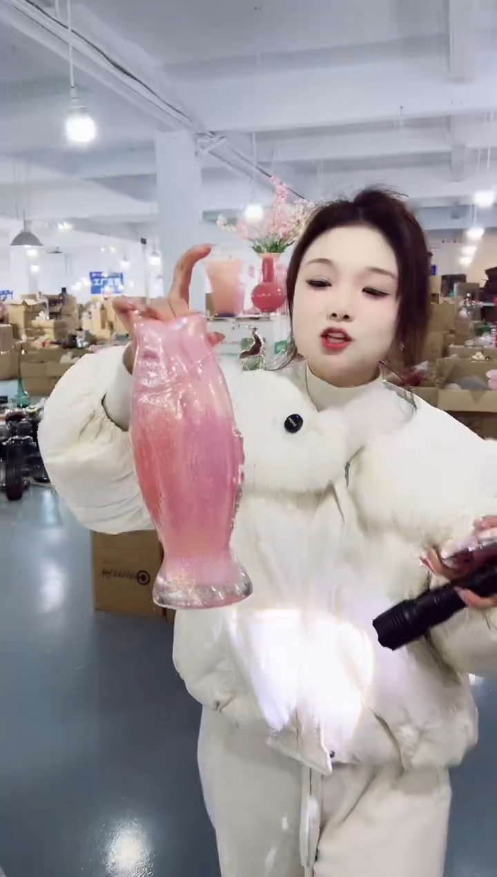 【闪购商品】玻璃乐之沭花瓶微瑕-QWJL