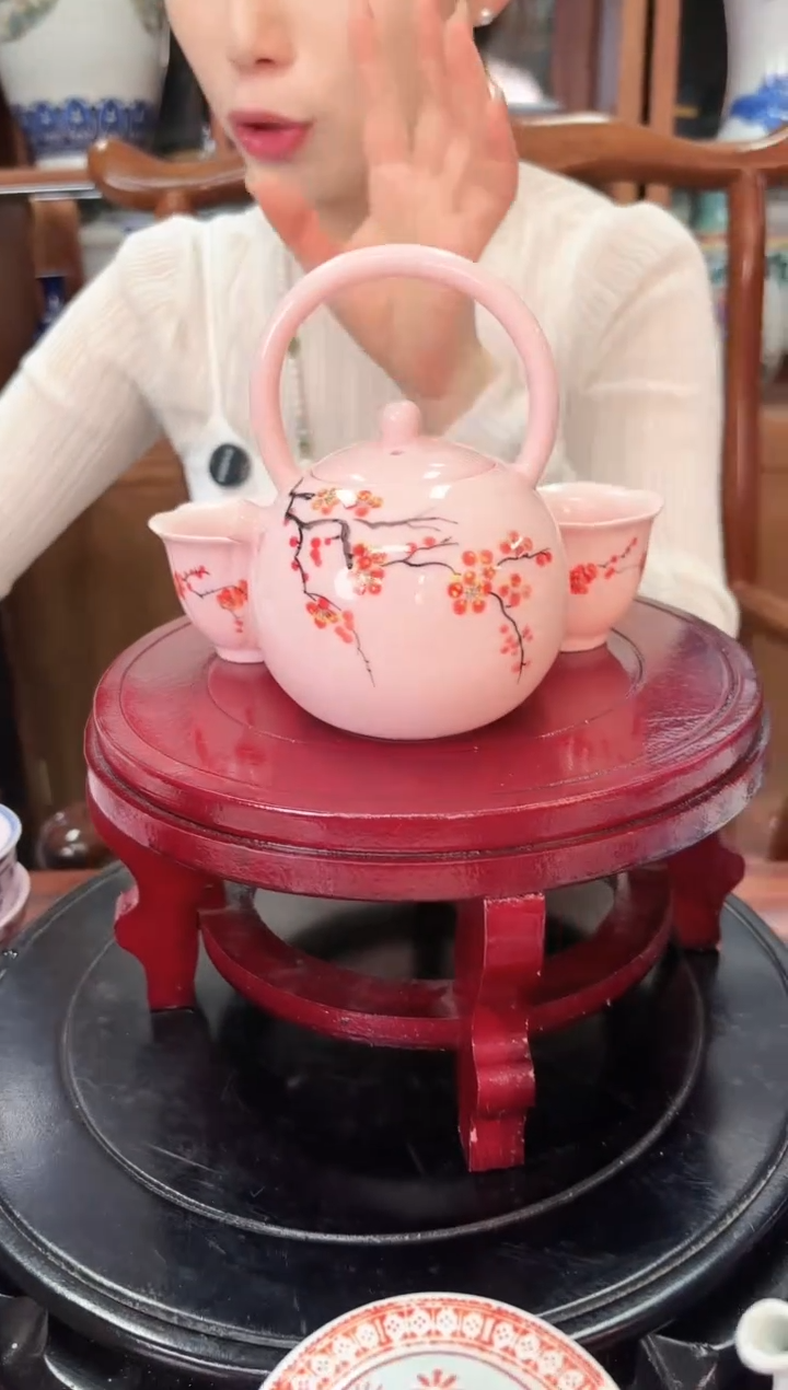A30景德镇红稀稀水点桃花壶带两杯