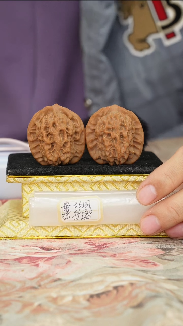 【闪购商品】文玩核桃把件非嫁接马老四