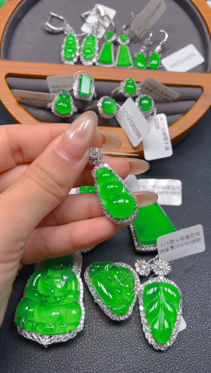 吊坠(不含链)银S925镶嵌翡翠1