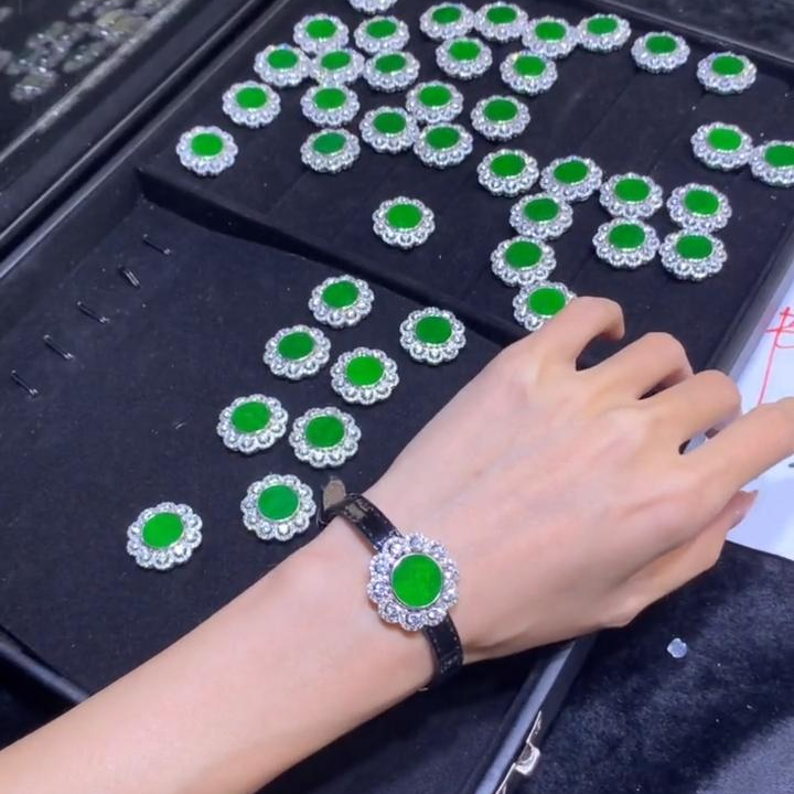 【逍遥】天然A货翡翠圆牌吊坠*GYL/006/多样性发/1件（赠表带）