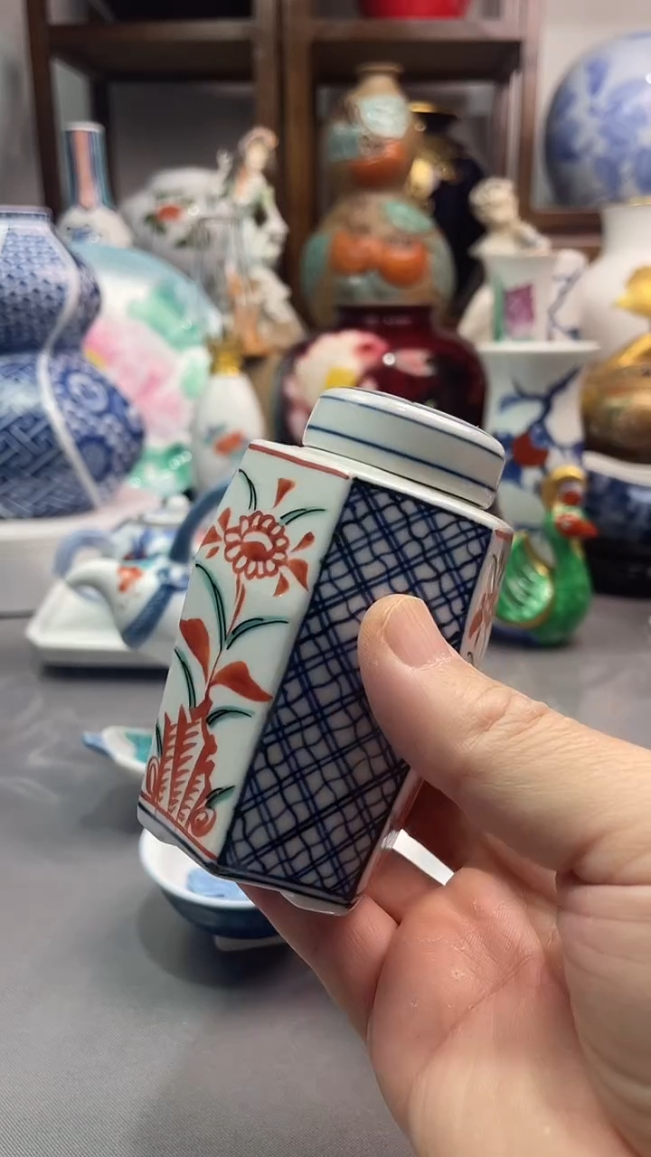 瓷片平安龙岳青花赤绘茶叶罐