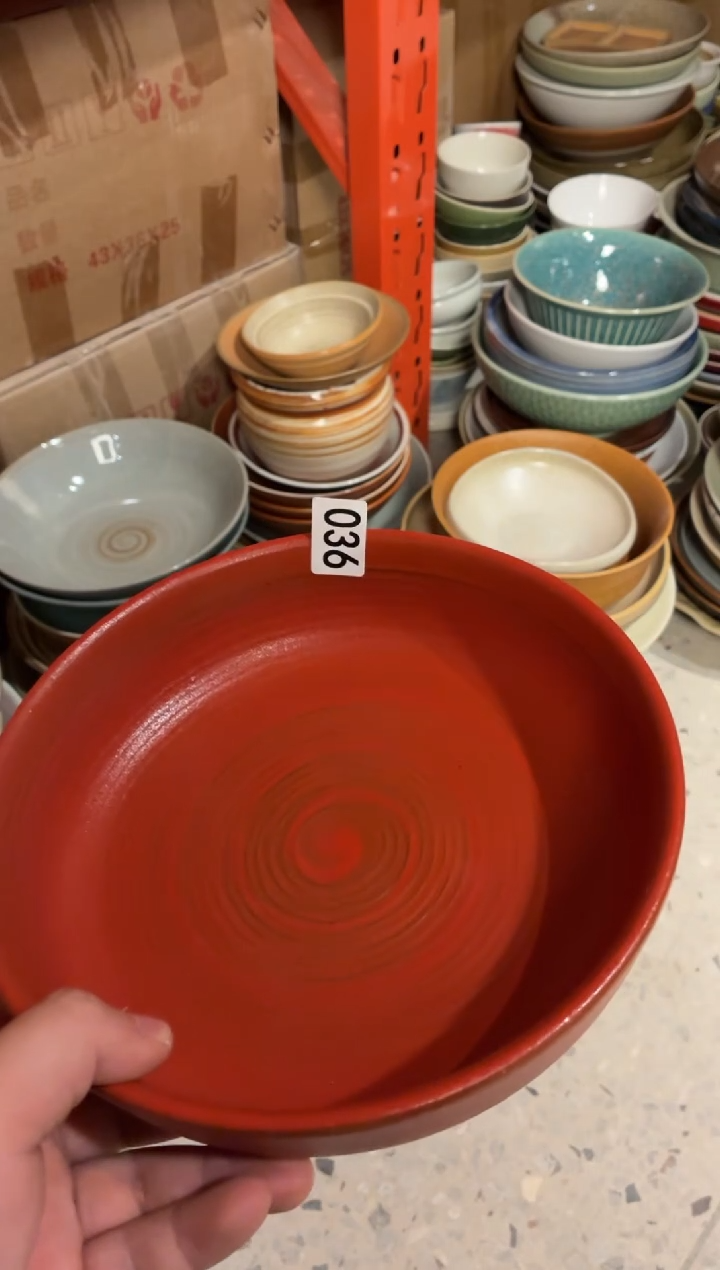 瓷片桃**?36微瑕红色刷釉立口深盘1个