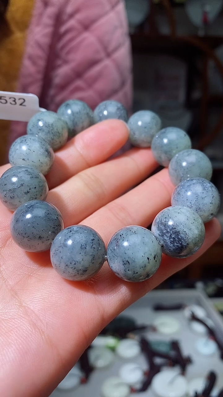 【闪购商品】和田玉手串未镶嵌卡16