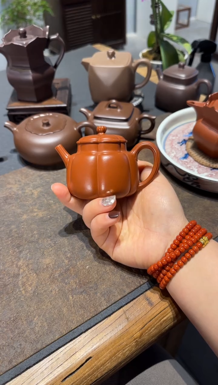 【闪购商品】紫砂茶壶繁花 朱泥