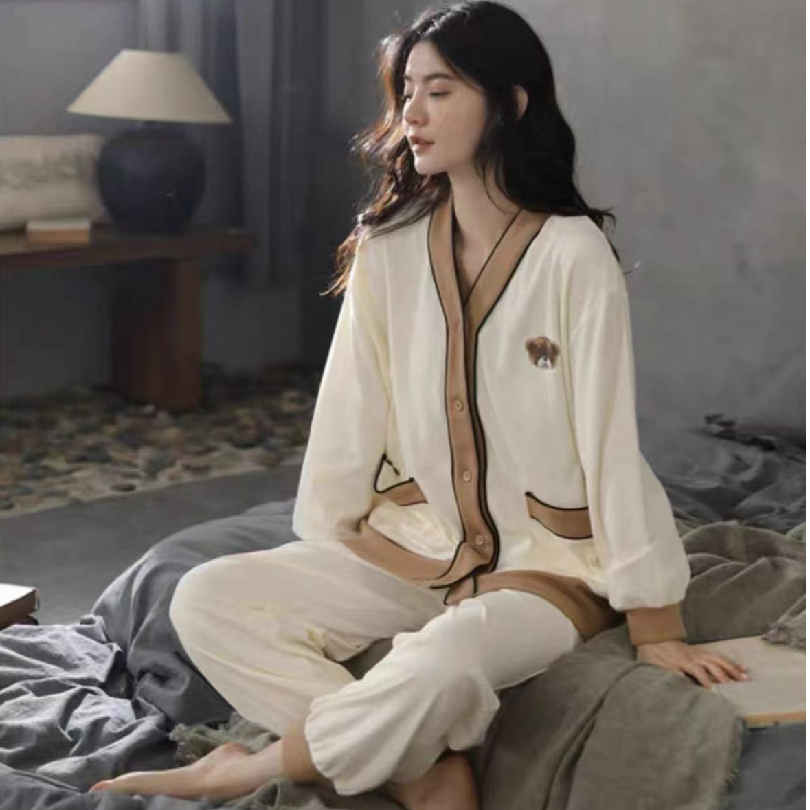 8169-女士（胸口小熊）（杏米）双长棉居家服套装