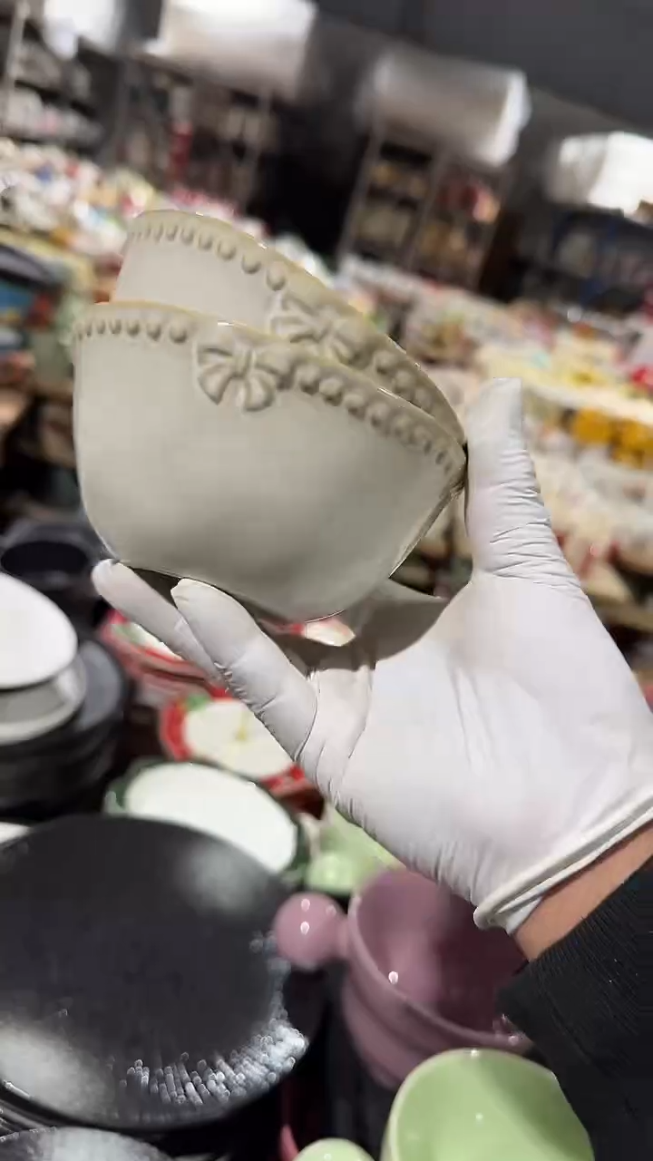 陶瓷2个蝴蝶结碗微瑕 凑满20元包邮