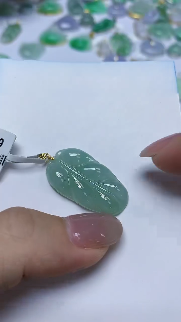 翡翠18K金镶嵌颈饰天然缅甸翡翠A货
