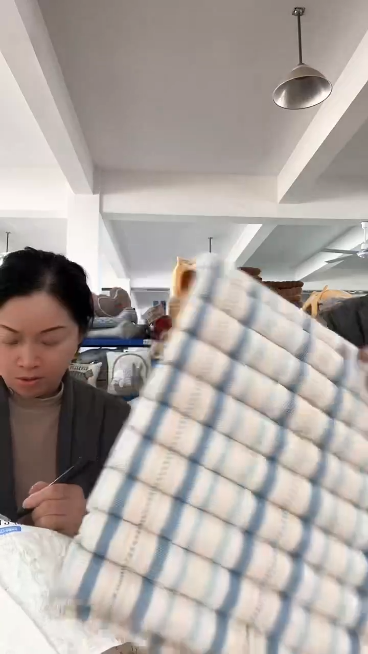 棉棉A23   竹排垫发2个