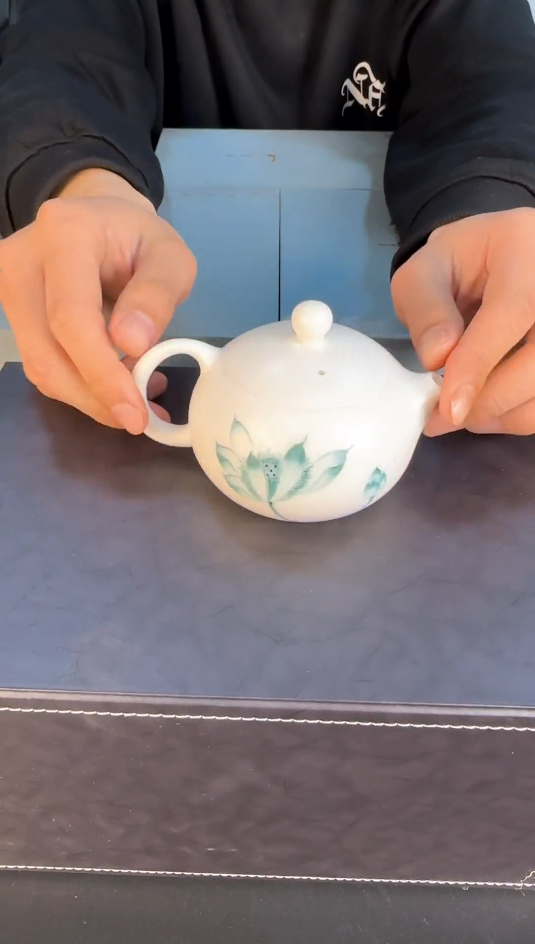 【闪购商品】羊脂玉手绘西施壶