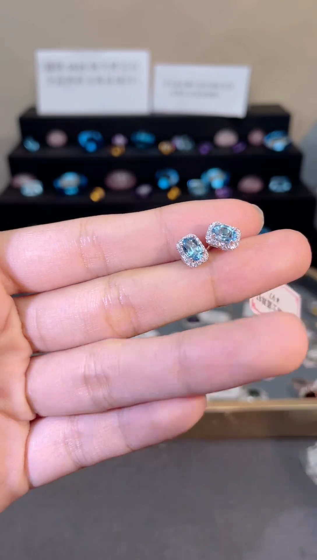 银S925镶嵌托帕石耳饰天然宝石