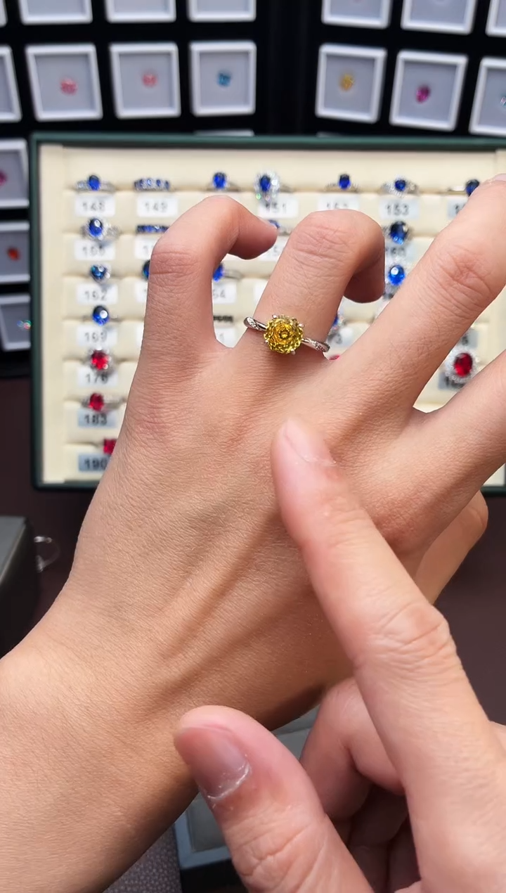 戒指彩色蓝宝石银S925镶嵌111