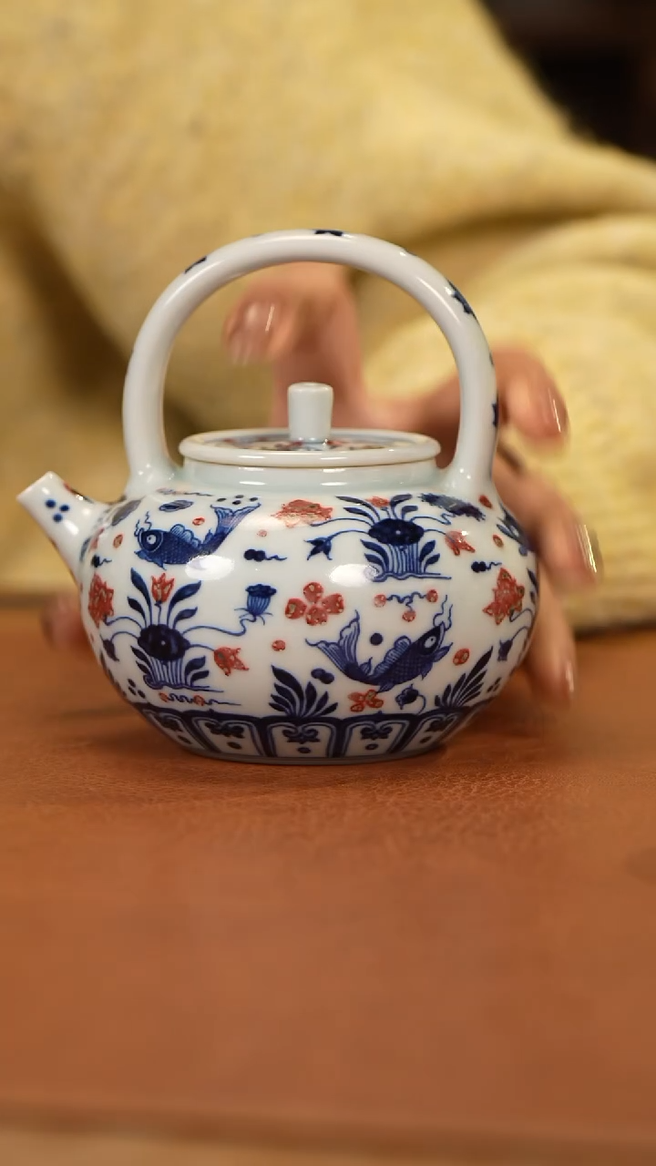 【闪购商品】杯和然窑青花釉里红鱼藻西施提梁壶