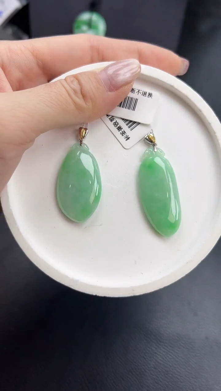 【闪购商品】翡翠颈饰18K金镶嵌YM1095-8福瓜多样性发一