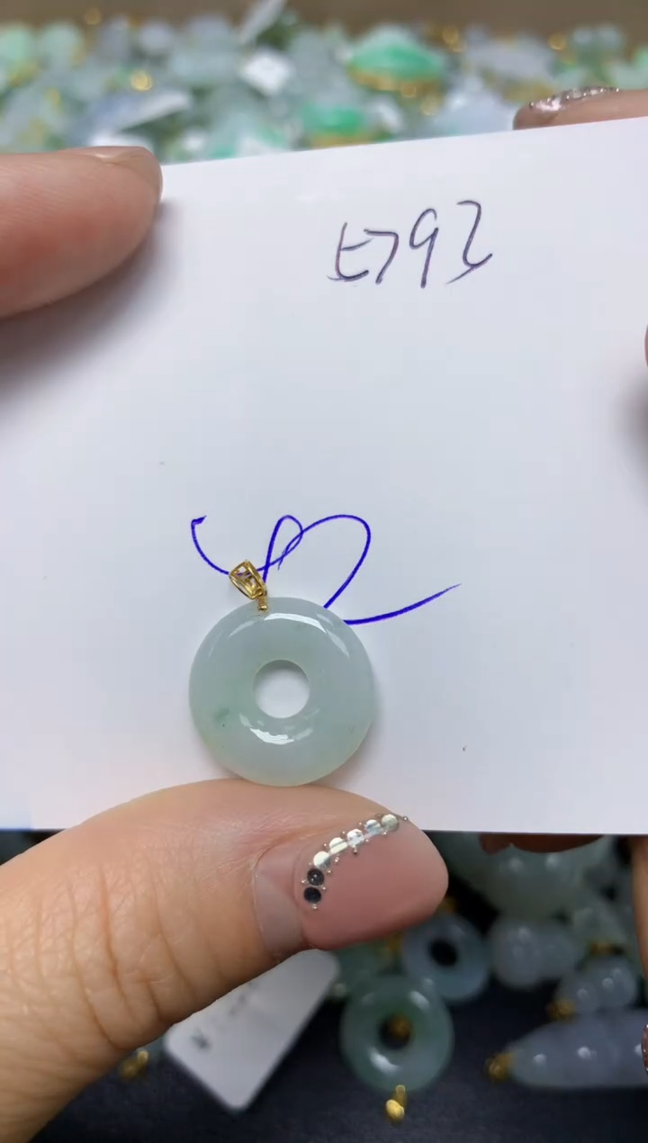 【闪购商品】翡翠挂件18K金镶嵌 天然翡翠A货