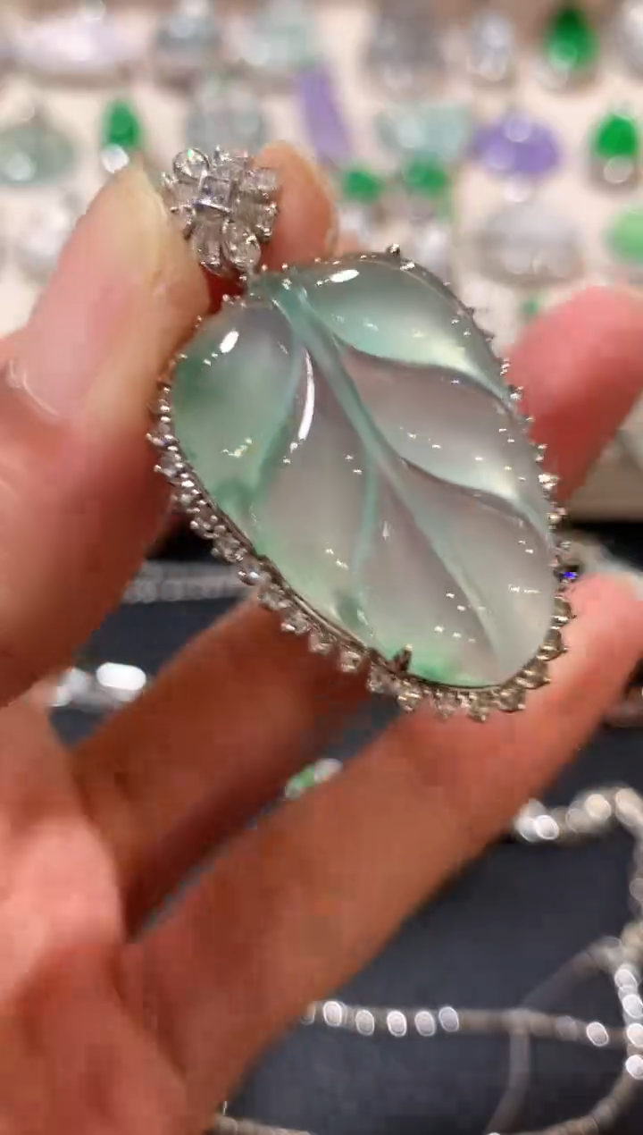 吊坠(不含链)18K金镶嵌翡翠n55  