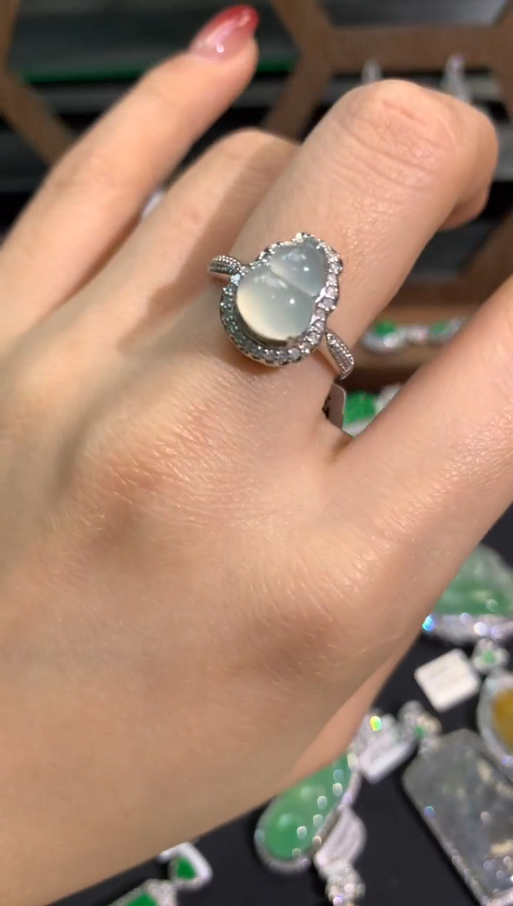 【闪购商品】翡翠吊坠(不含链)18K金镶嵌戒指