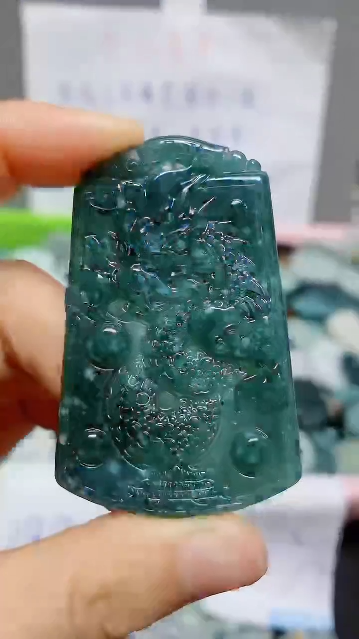 【闪购商品】翡翠颈饰未镶嵌天然翡翠A货