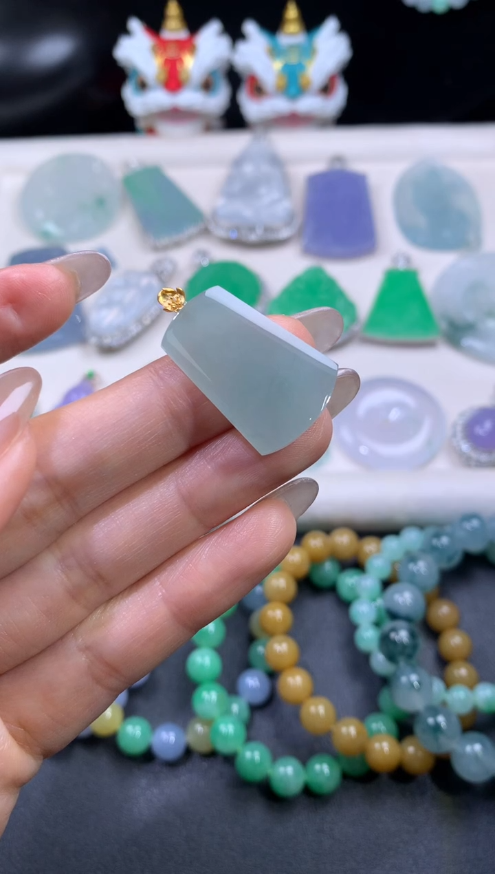 吊坠(不含链)18K金镶嵌翡翠 