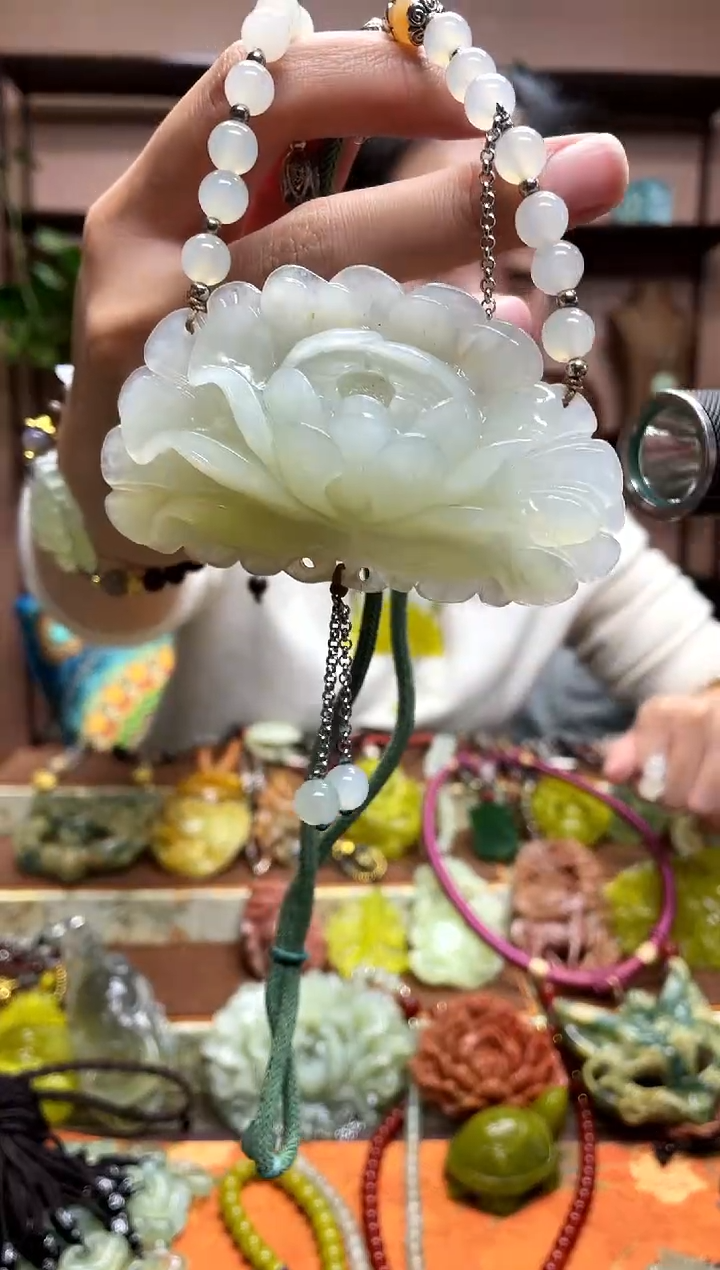 未镶嵌岫玉吊坠·