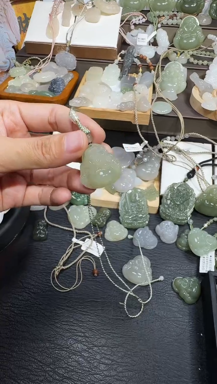 颈饰未镶嵌和田玉游**.25高冰佛公