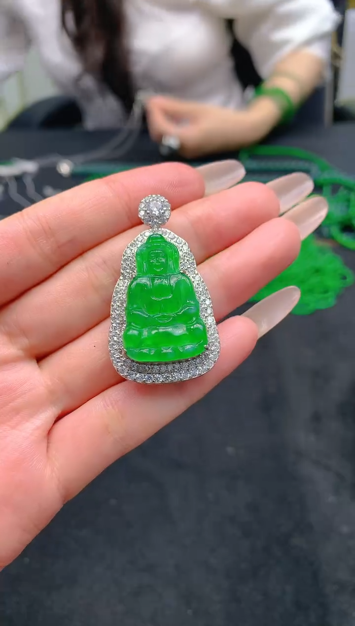 翡翠未镶嵌颈饰天然A货翡翠
