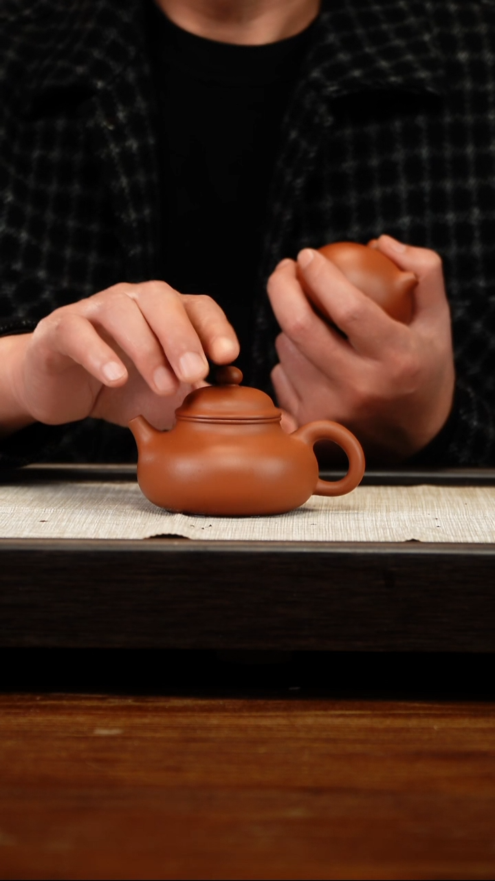 茶壶紫砂朱泥容天