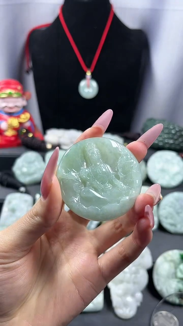 【闪购商品】翡翠颈饰未镶嵌山水观音