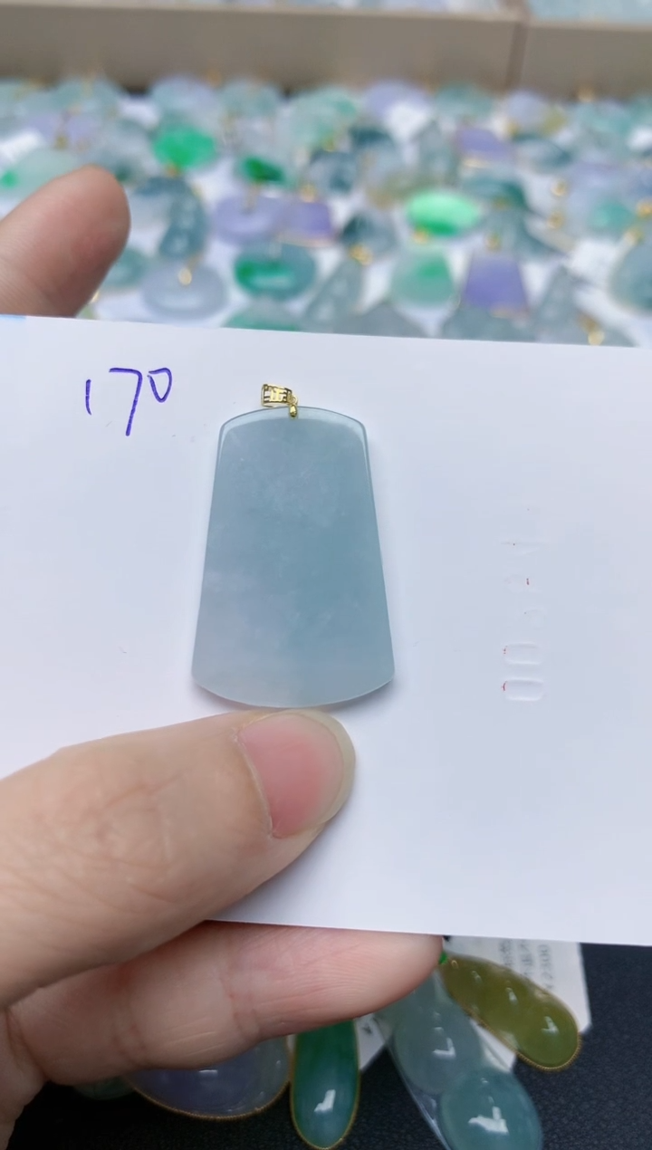 【闪购商品】翡翠颈饰18K金镶嵌v天然翡翠A货    