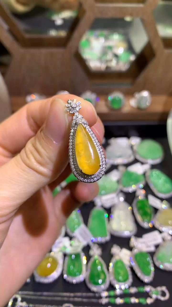【闪购商品】翡翠吊坠(不含链)18K金镶嵌吊坠