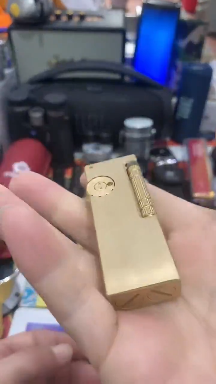 瓷片闪购商品  如图所示
