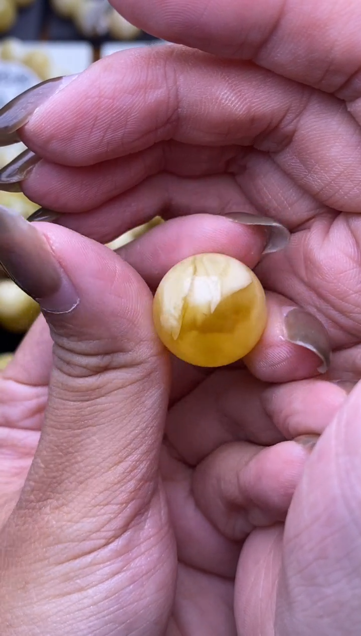 裸石琥珀未镶嵌大小姐珠宝82