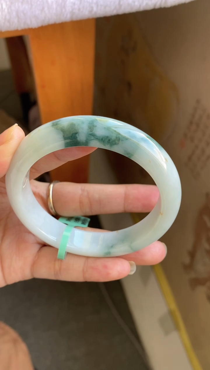 未镶嵌手镯翡翠（老种糯化无棉白底飘花）6号有纹