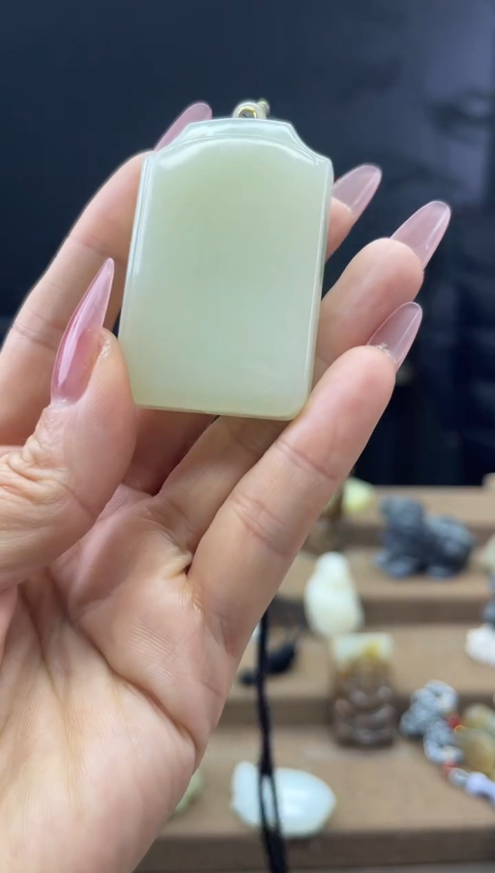 颈饰未镶嵌和田玉1