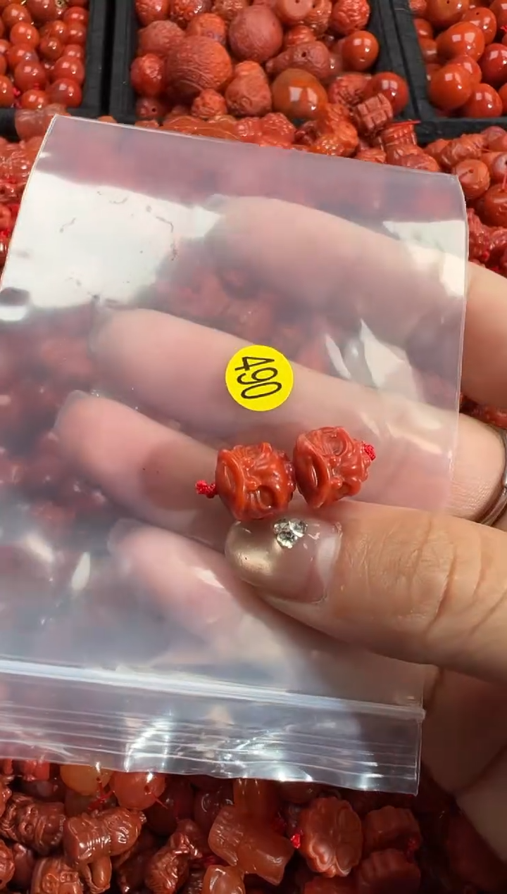 南红玛瑙未镶嵌颈饰1